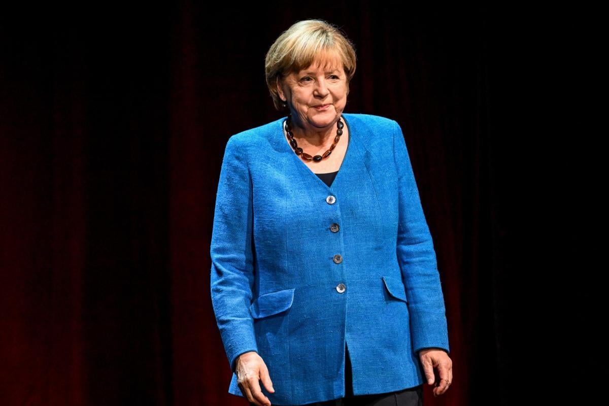 Angela Merkel nella bufera: “spende troppo”