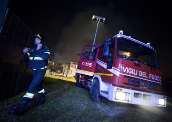 Incendio Piane di Falerone, evacuato un bar. Padrone del capannone …