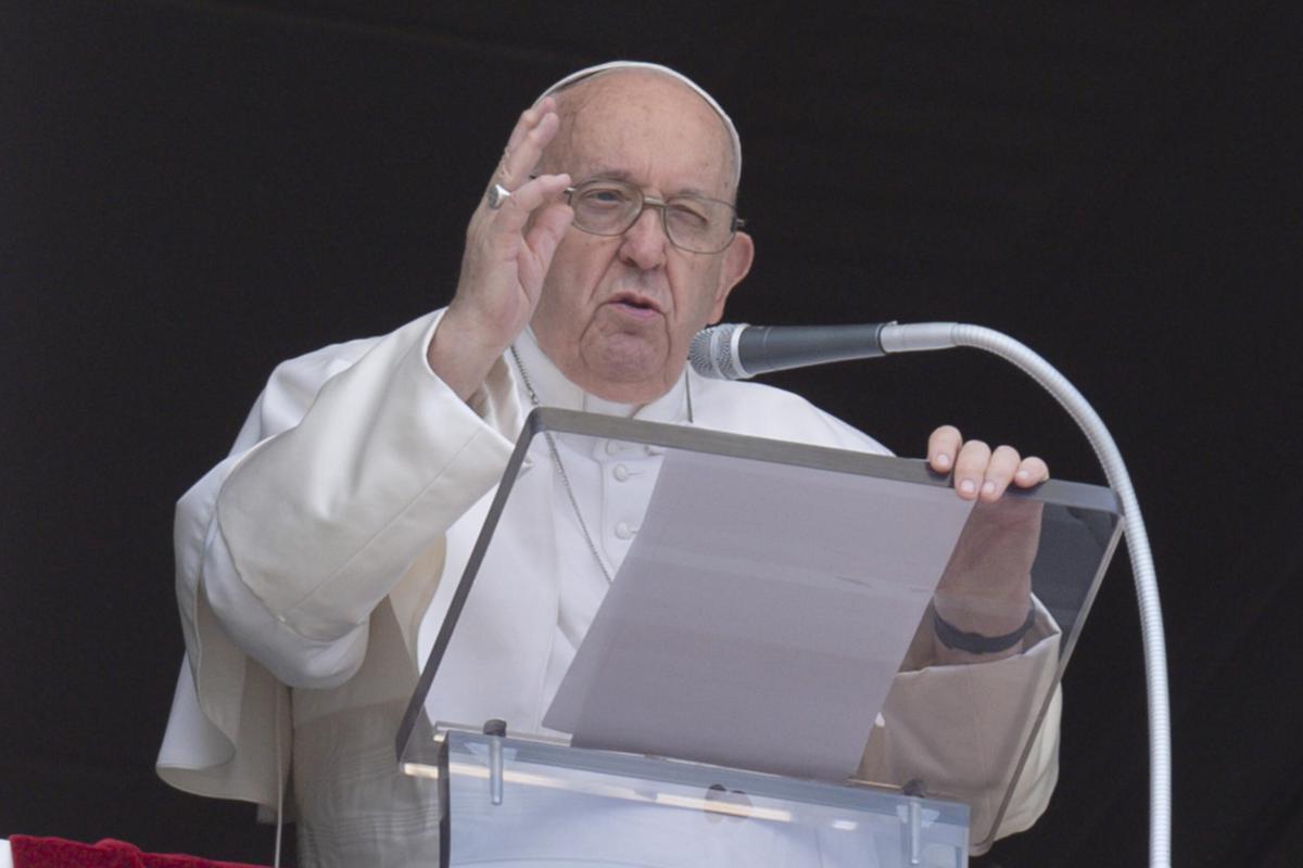 Papa Francesco, domani le dimissioni dal Gemelli: come sta