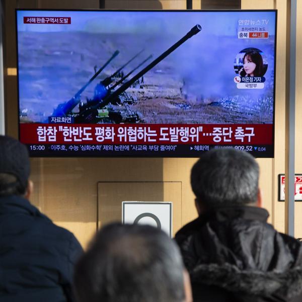 Corea del Nord, spari lungo il confine sud nel mar Giallo: Seul fa evacuare due isole e risponde al fuoco