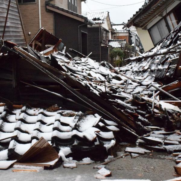 Terremoto Giappone, il bilancio delle vittime sale a 161: aumentano i disagi causati dalle recenti nevicate