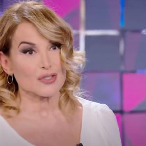 Barbara D’Urso le vacanze con la nipotina per dimenticare l’addio a Mediaset | VIDEO