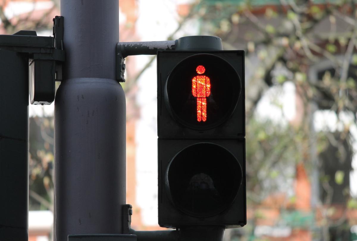 Bari, una barra luminosa per segnalare ai pedoni quando il semaforo…