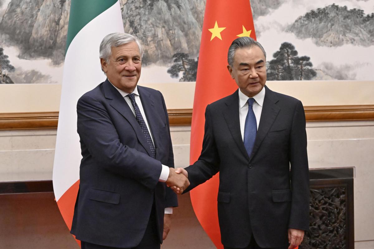 Tajani in missione a Pechino incontra l’omologo Wang Yi: “Cina e It…