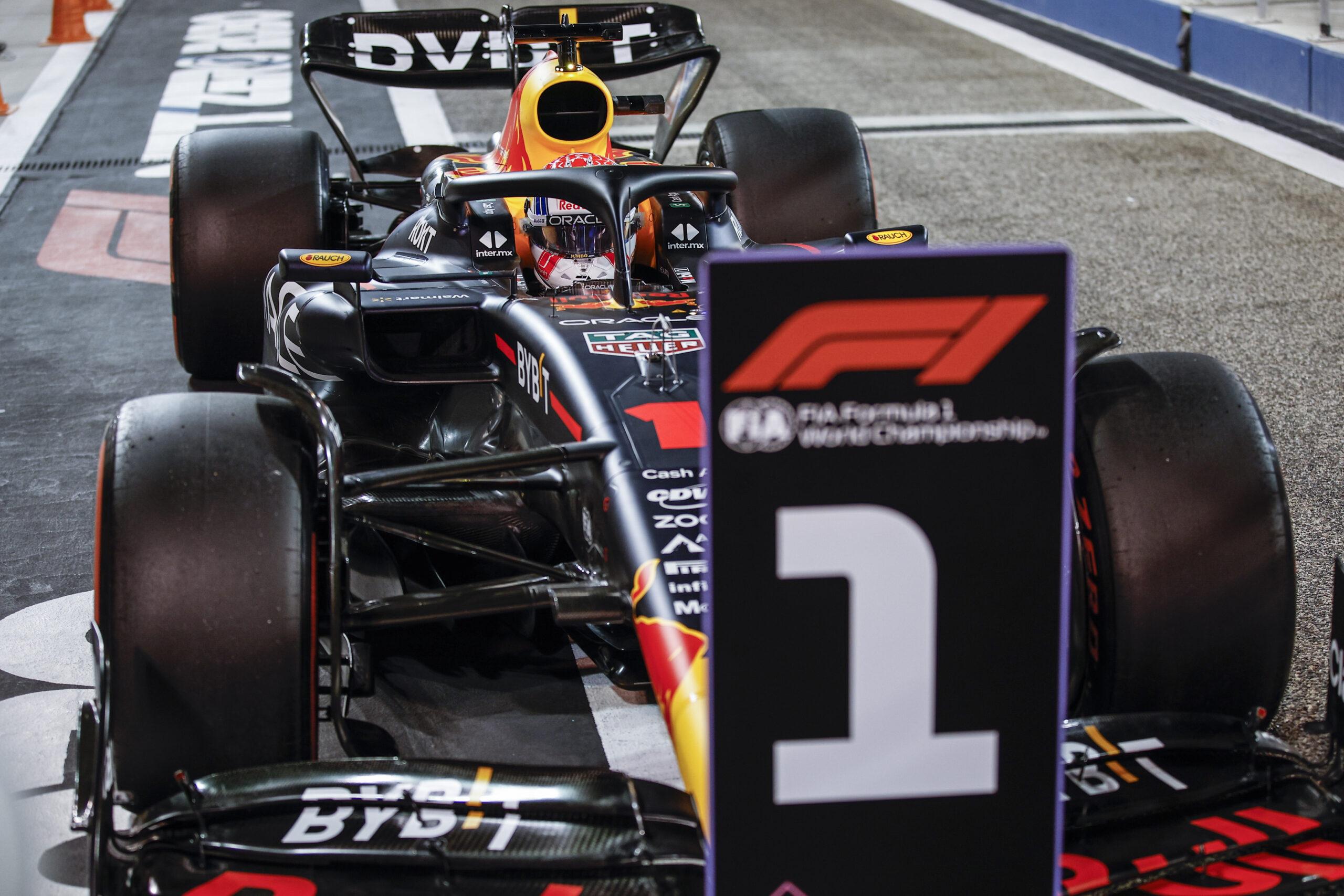 Formula 1, GP Bahrain 2023: trionfa Verstappen, doppietta Red Bull. Leclerc fuori