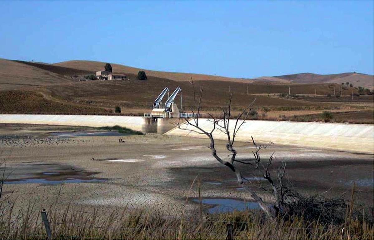 Emergenza siccità in Sicilia, il sindaco di Caltanissetta: “Stop alla vendita illegale dell’acqua! Stiamo trovando altri pozzi”