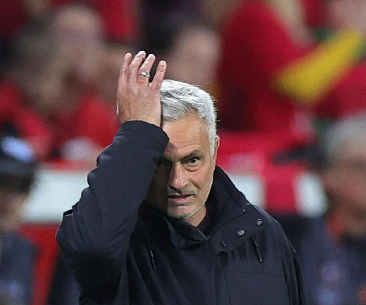 In Inghilterra sono certi, Mourinho è vicino al Psg