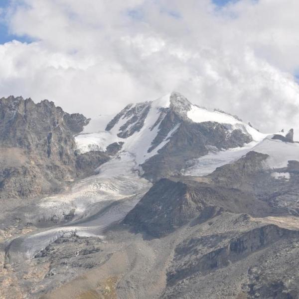 Gran Paradiso, alpinista scivola in un canale: morto 47enne