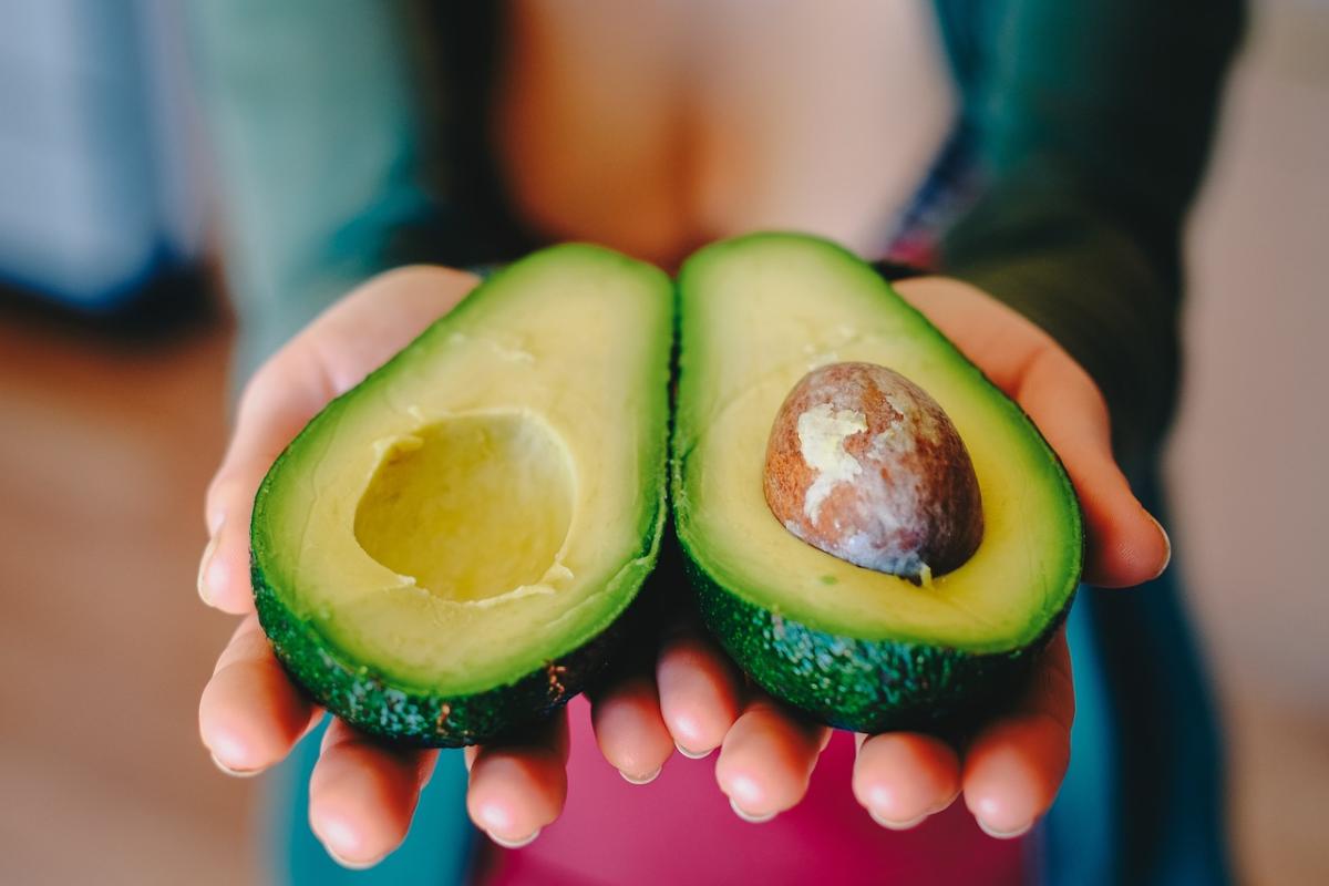 Avocado: il superfood fresco e gustoso che fa bene alla salute