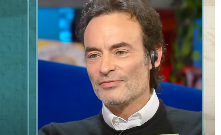 Anthony Delon: “Non è vero che mio padre Alain vuole morire. Mia sorella Anouchka mente”