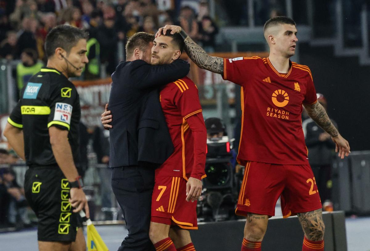 Roma – Sassuolo 1-0 post partita De Rossi: “Si vince anche con il guizzo dei campioni”, Pellegrini: “Lui è un riferimento, ora sono al centro del gioco”