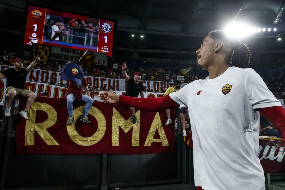 Roma, Smalling rompe il silenzio e chiarisce la situazione: “Insinuazioni false, non voglio lasciare il club”