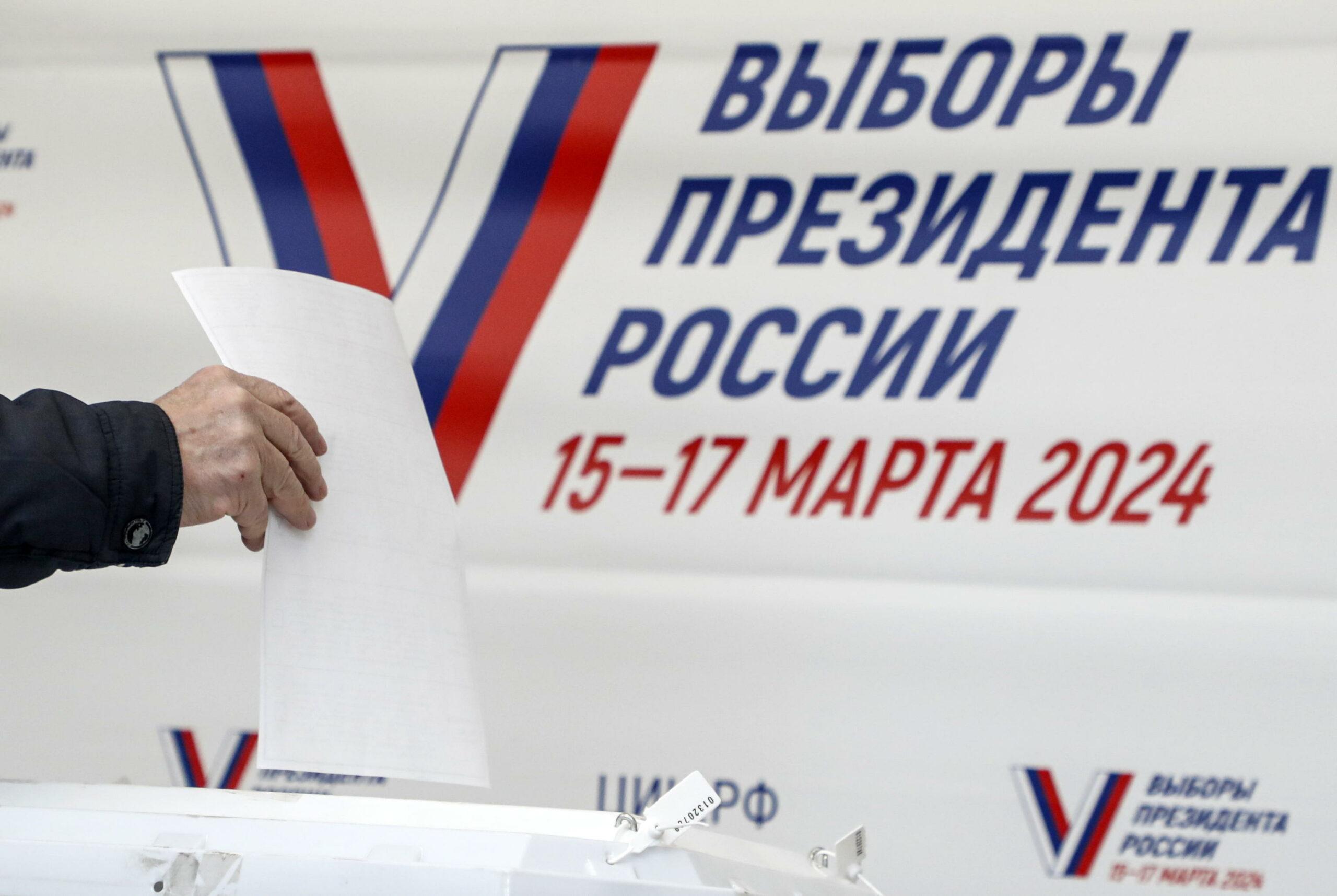 Elezioni Russia 2024, almeno 8 arresti nei seggi elettorali durante il primo giorno di voto