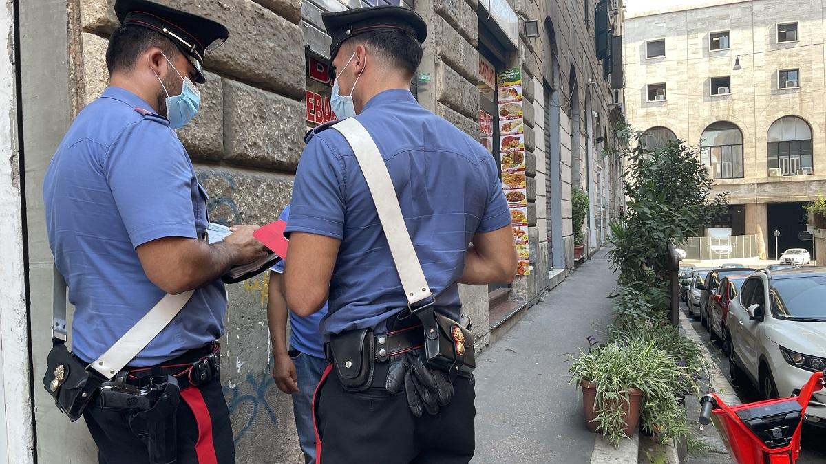 Organizza un incontro sessuale con una donna, a Roma 49enne viene picchiato e rapinato