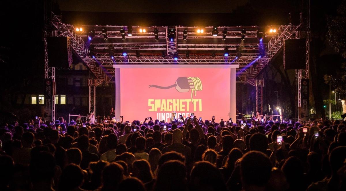 10 anni di Spaghetti Unplugged: da Nesli ai Santi Francesi, il cast…