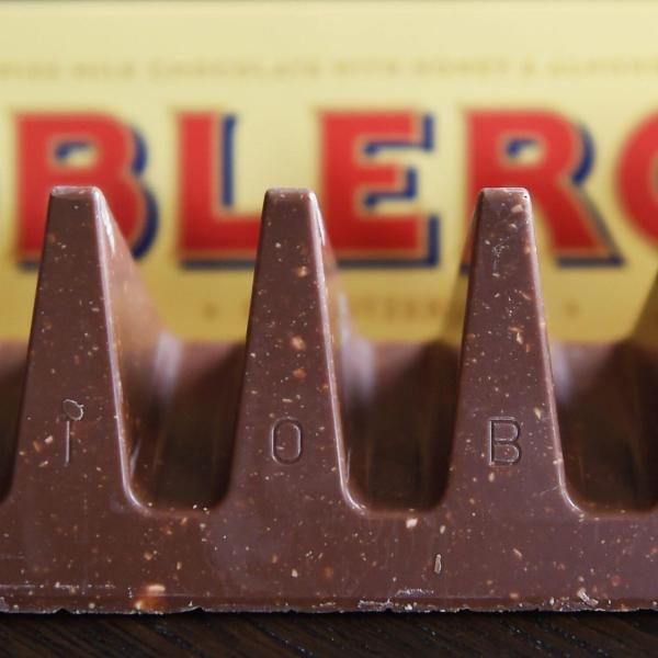 Perché Toblerone cambia logo? La produzione si trasferisce in Slovacchia