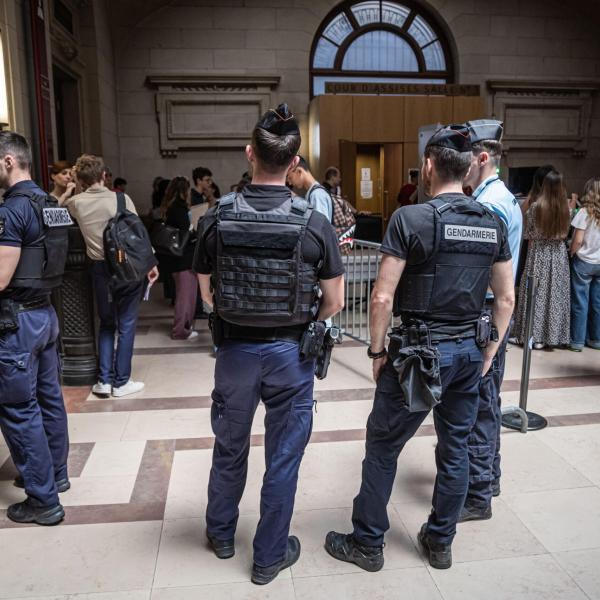 Elezioni legislative in Francia 2024, paura per possibili violenze dopo il ballottaggio di domenica: schierati 30mila gendarmi in tutto il Paese