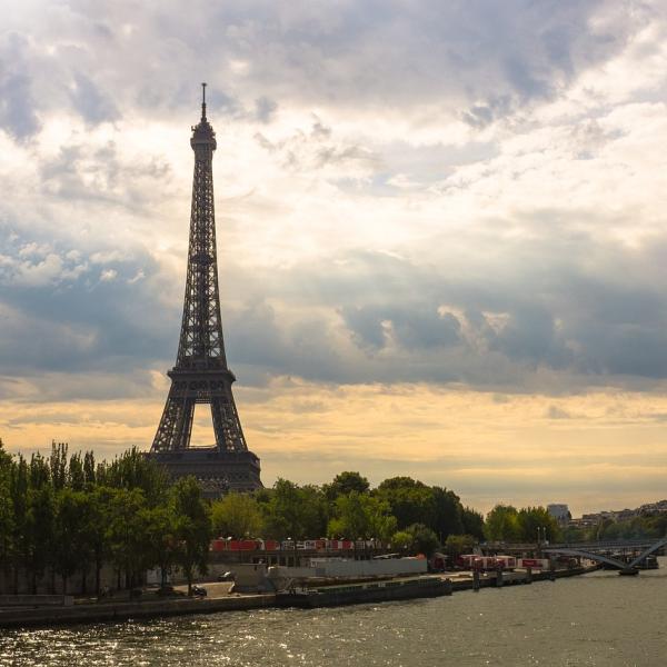 Tour Eiffel, riapertura domenica 25 febbraio 2024: fine dello sciopero a Parigi