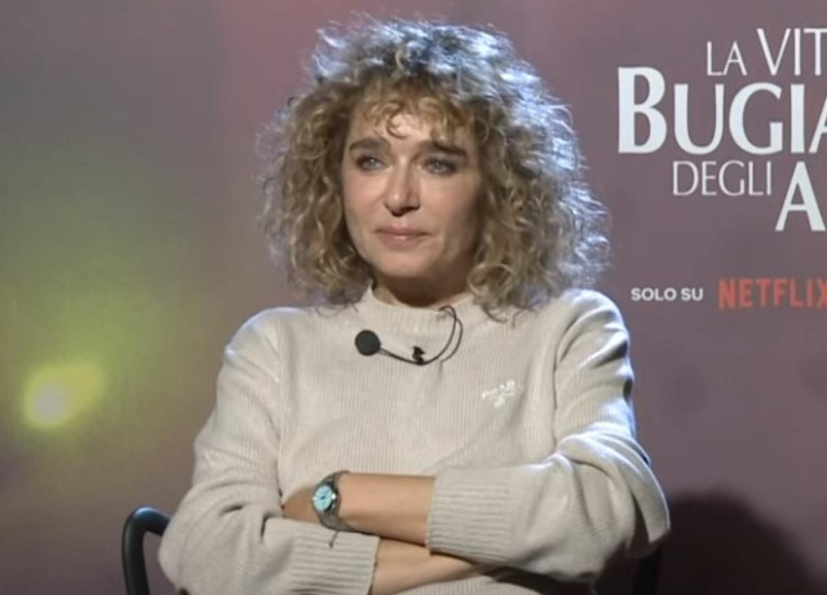 Valeria Golino e la malattia del padre: “In un anno il tumore me l’ha portato via”