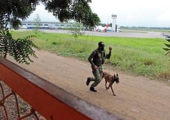 Attentato a Mali in aeroporto, morti 9 civili e oltre 60 i feriti