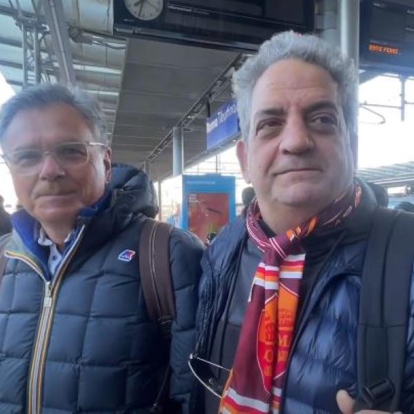 Milan-Roma di Europa League, i tifosi alla Stazione Tiburtina verso Milano, a sorpresa molti milanisti | VIDEO