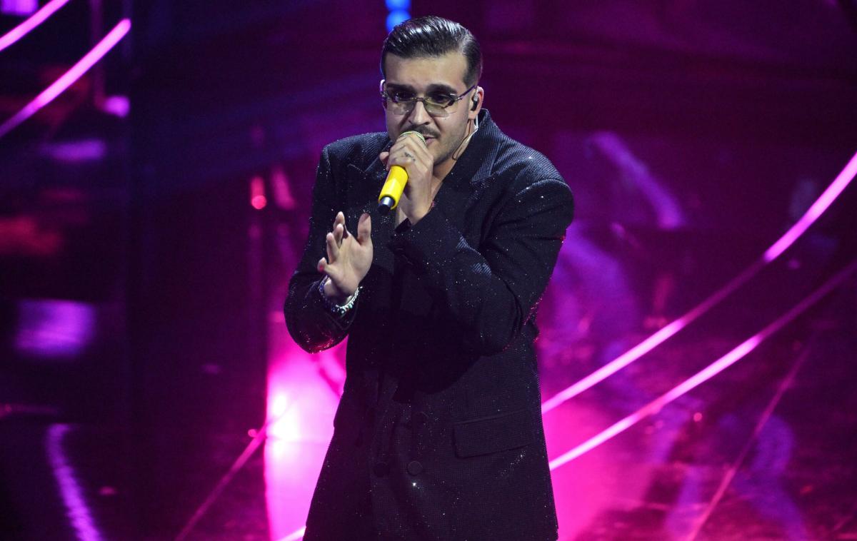 Chi è Daniele Di Caprio, il ragazzo a cui Geolier ha dedicato l’esibizione di ieri a Sanremo 2024