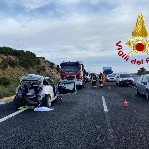 Torino, tragedia nelle campagne di Carignano: morto un uomo in un incidente stradale, si è schiantato contro un albero