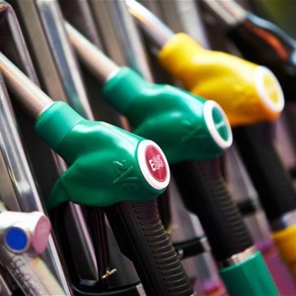 Bonus benzina 200 euro a chi spettano? Ecco come ottenerli