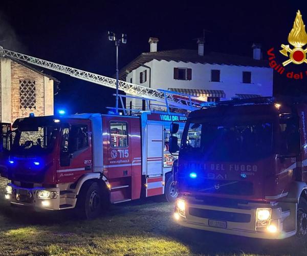 Tragedia di Natale a Udine, famiglia intossicata dal monossido: morta 66enne, gravi marito e figlia