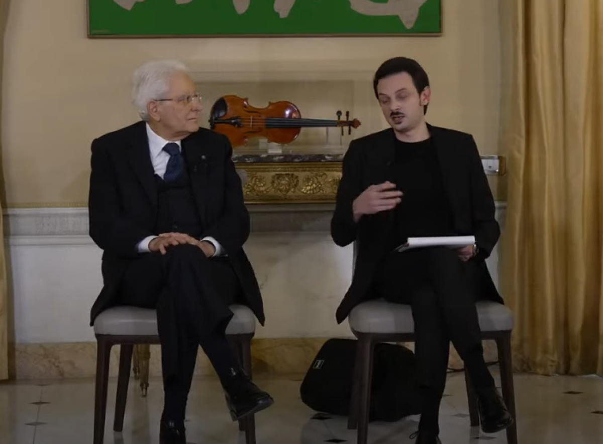 Costituzione, Mattarella agli influencer: “Bisogna coltivare i diritti per evitare che la democrazia appassisca” | VIDEO