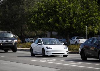 Cina incidente Tesla: auto fuori controllo uccide due persone