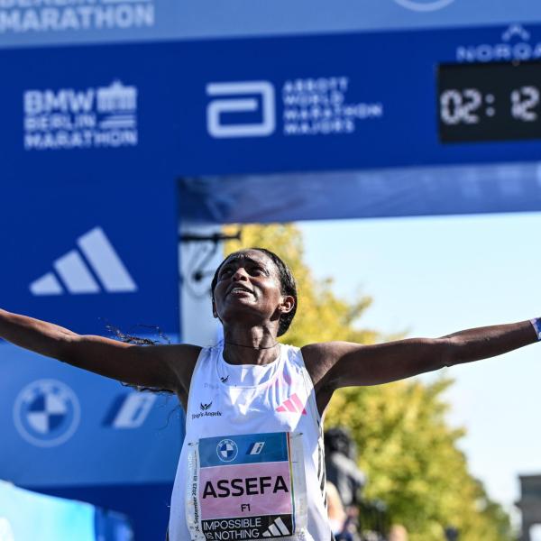 Maratona di Berlino: Assefa migliora il record del mondo femminile