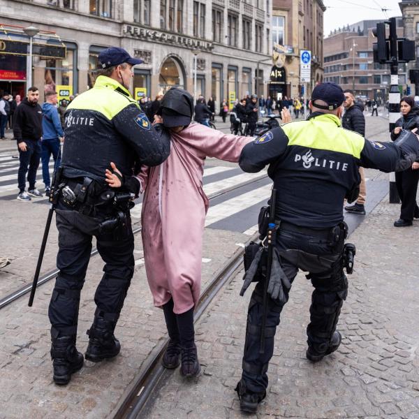 Scontri Amsterdam, l’antisemitismo in Olanda scatena paura e proteste, Vichi: “Un vero e proprio pogrom”