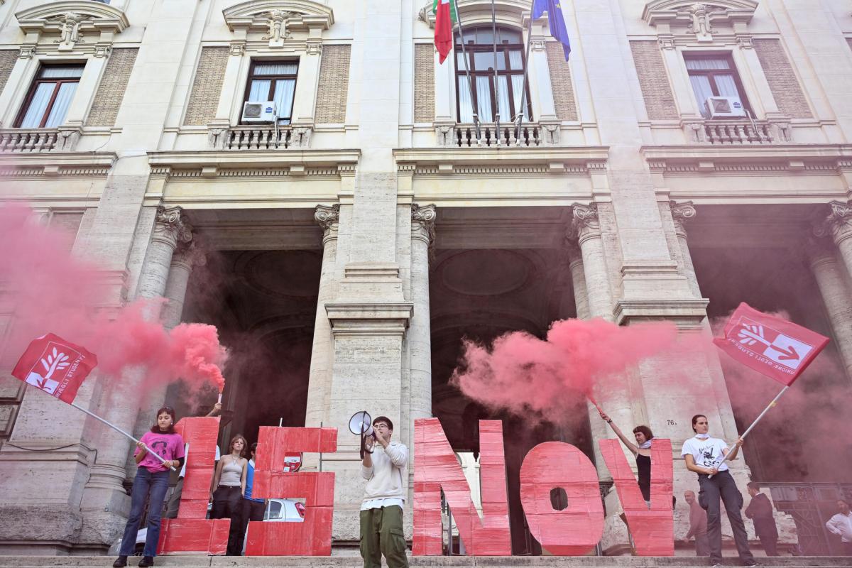 Sciopero nazionale scuola 15 novembre, Martelli (Uds): “La manovra definanzia l’istruzione”