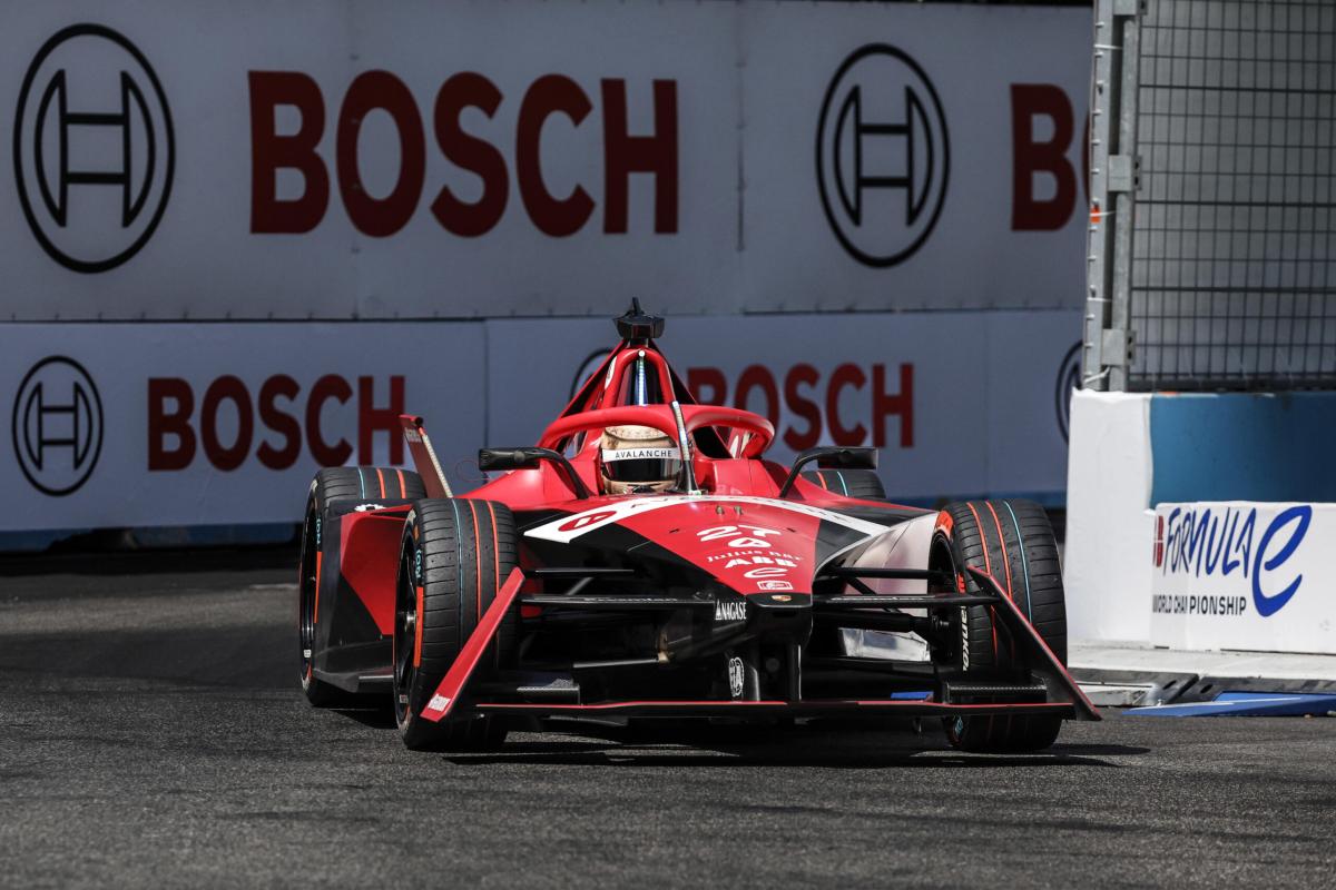 Formula E, Jake Dennis vince Gara-2 e ringrazia per lo scontro Evan…