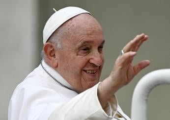 Papa Francesco incontra i bambini in Vaticano: “Vostre risate i boati con cui riempire il mondo”