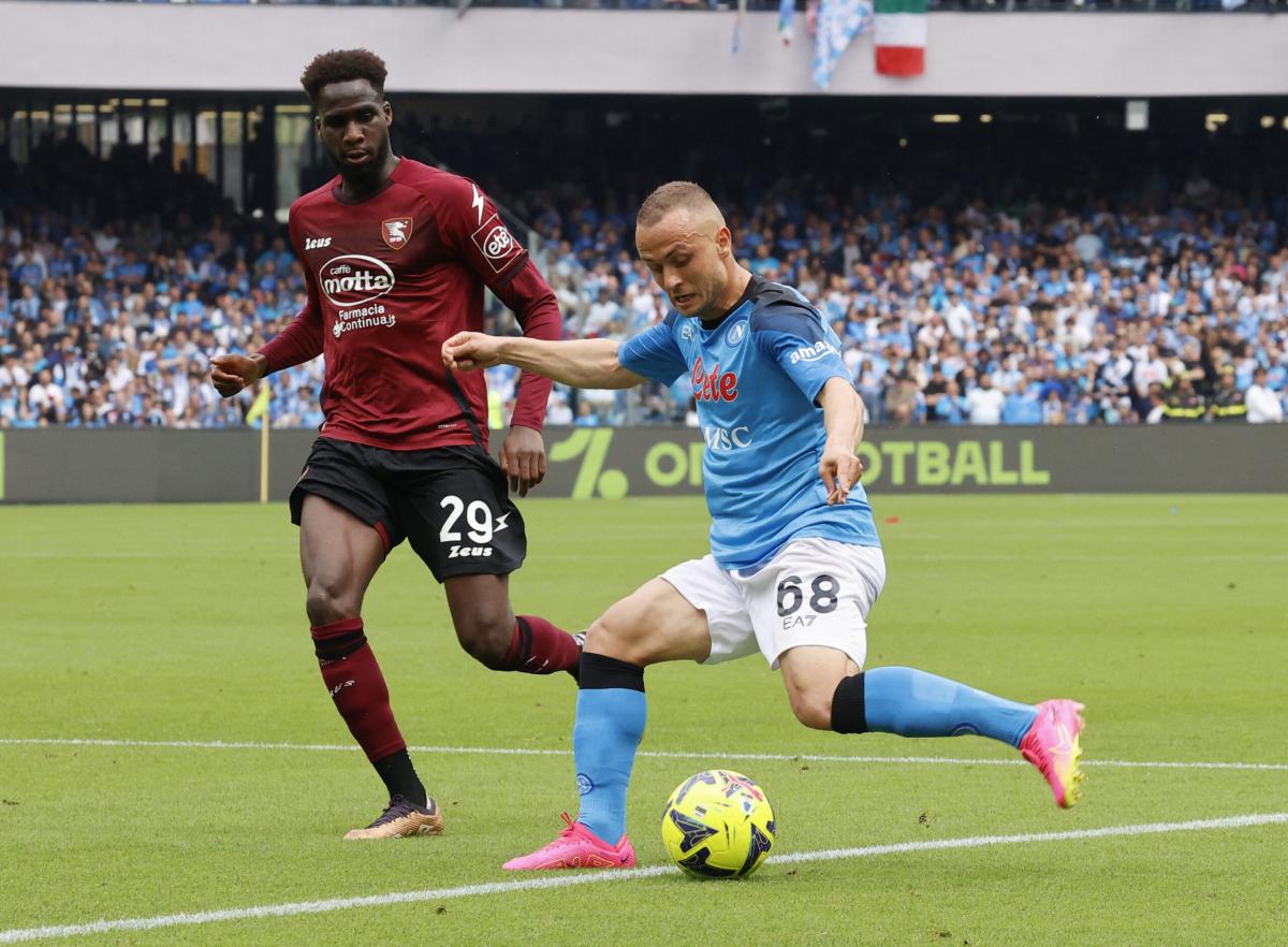 Napoli-Salernitana 1-1, Dia rimanda la festa Scudetto