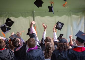 Come si calcola il voto di laurea? Guida semplice per sapere in anticipo quanto prenderai