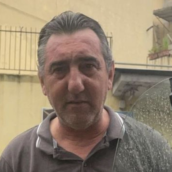 Chi è Gennaro Angellotti, il 54enne scomparso da Marano di Napoli il 15 agosto. Il fratello: “Non segue la sua terapia, potrebbe essere in difficoltà”