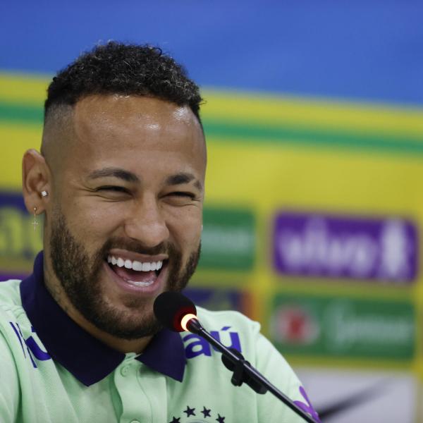 Neymar papà per la seconda volta, è nata Mavie: “Grazie pr averci scelto”, lo scatto sui social insieme alla compagna Bruna Biancardi