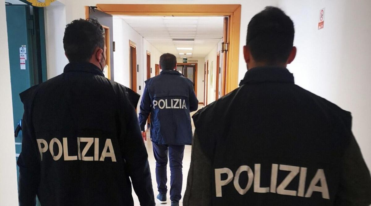 Youtuber arrestato con l’accusa di violenza sessuale su 13enne di R…