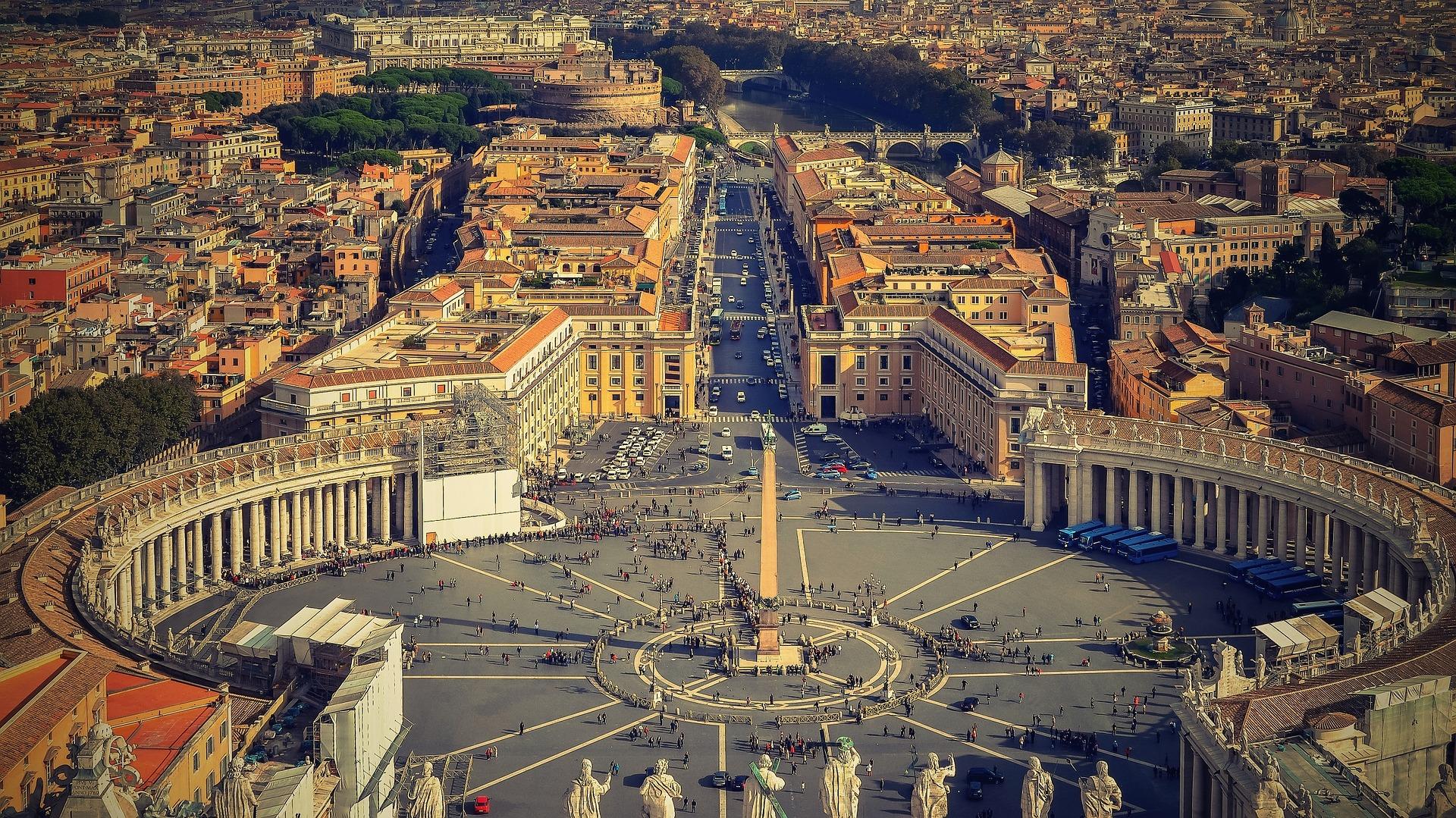 L’effetto ottico di piazza San Pietro: cosa fare per vederlo