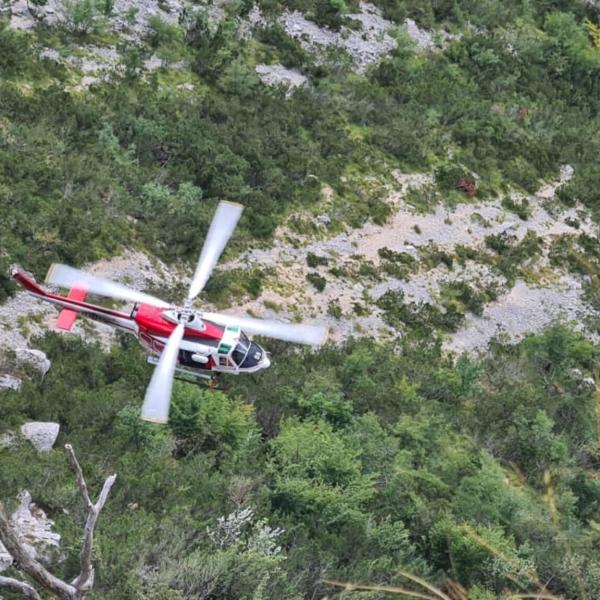 Tragedia a Belluno, precipita in un dirupo a Tambre: trovato morto escursionista 29enne