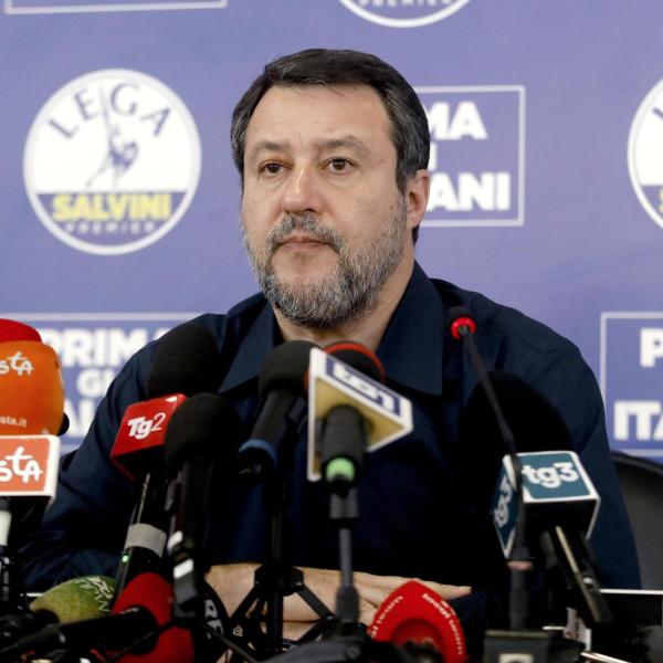 Elezioni europee 2024, Salvini lancia la sfida interna alla Lega: “Mi ricandido segretario. Bossi? Un traditore” | VIDEO