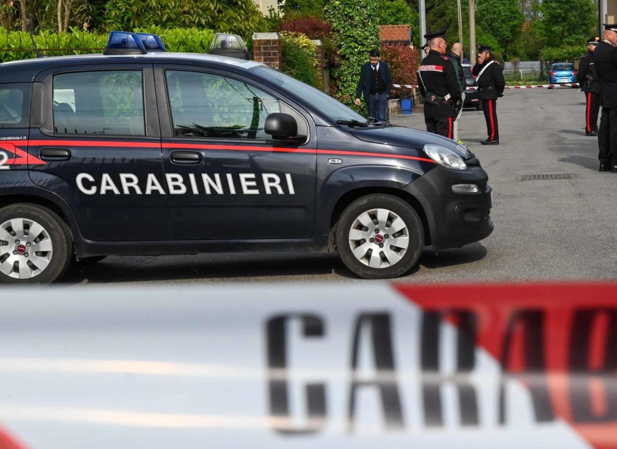 Napoli, violenza sessuale e minacce all’ex fidanzata: arrestato 17enne