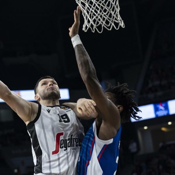 Basket, la Virtus Bologna in campo contro Brindisi nel posticipo