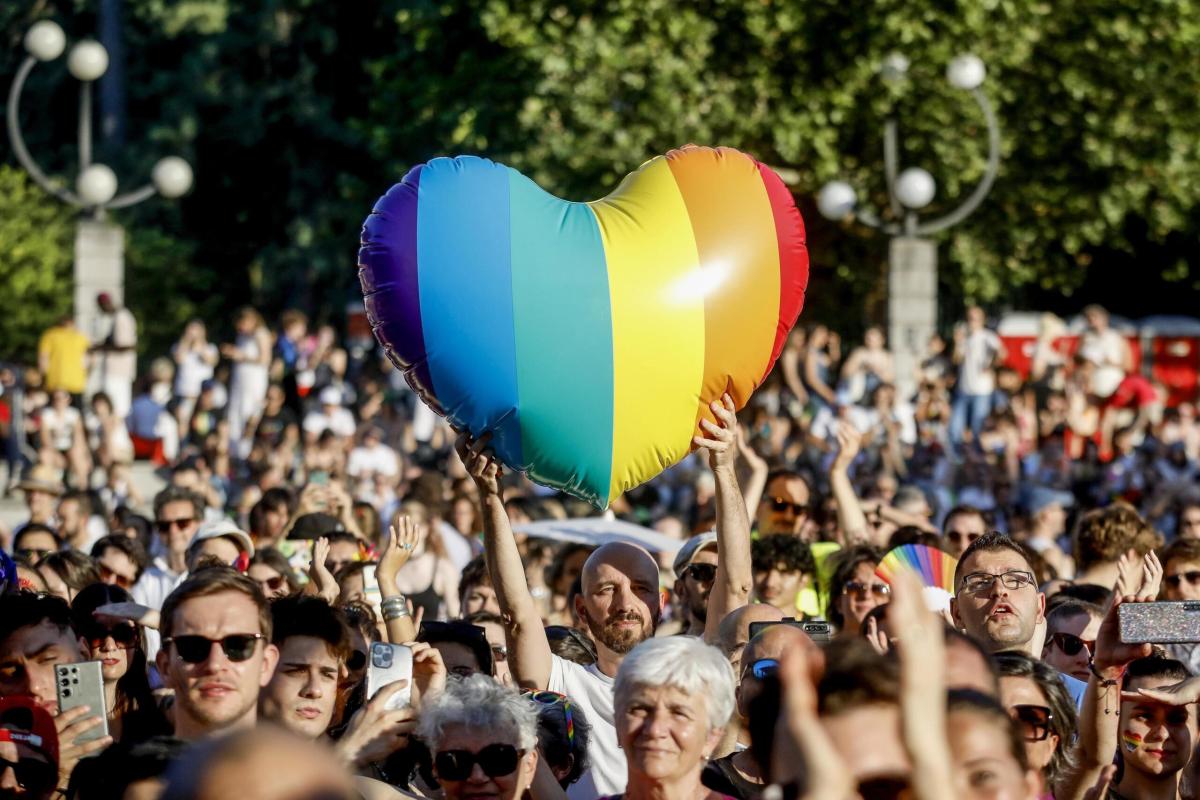 Pride Milano 2024: date, madrina, percorso parata, ospiti e programma della manifestazione per i diritti LGBTQ+