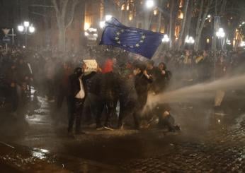 <strong>ESCLUSIVA – Proteste in Georgia, parla il fotografo Giorgi: “Entrare nell’UE è l’unico modo per sopravvivere alla Russia”</strong>