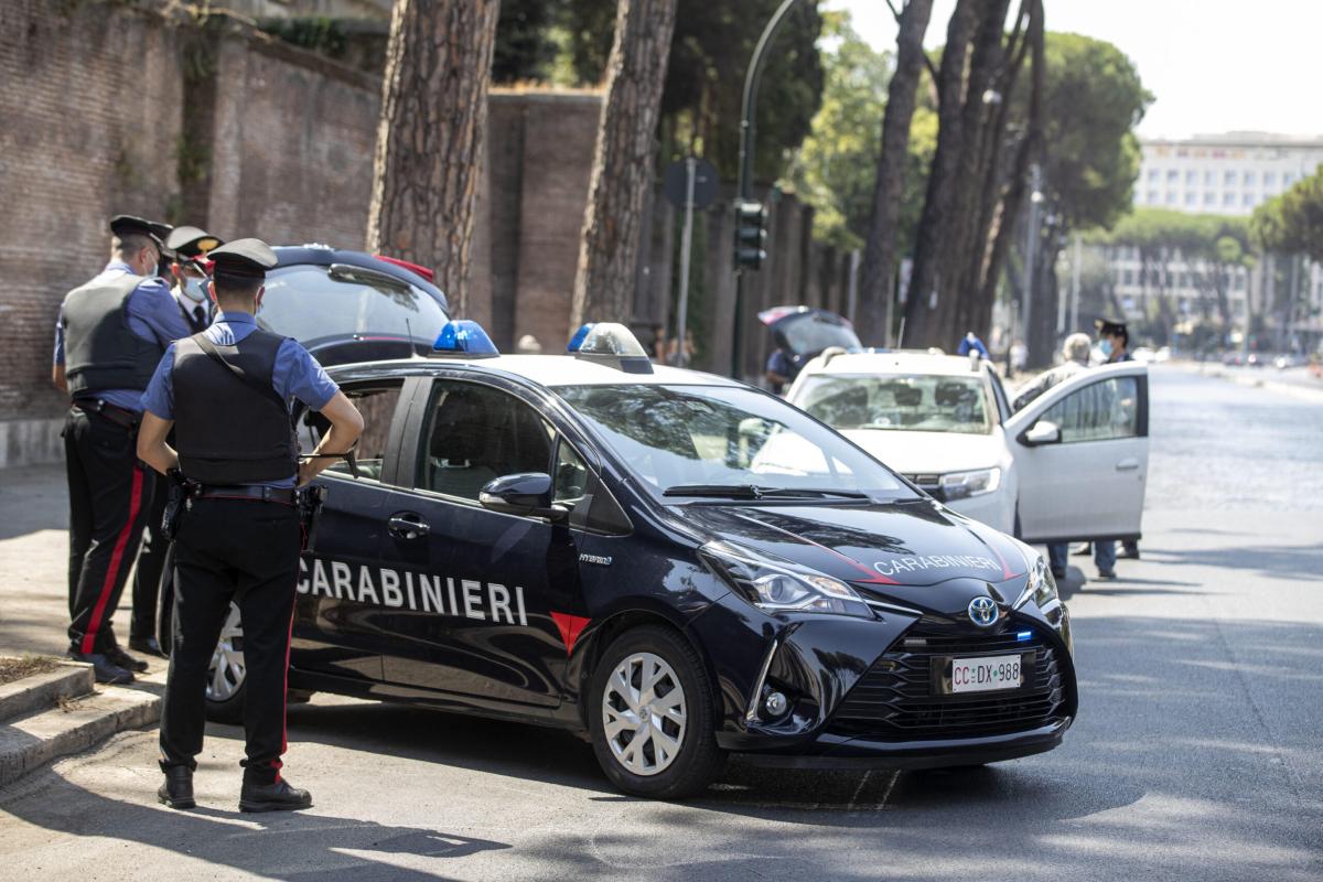 Trieste, van con migranti scappa da un controllo e si schianta