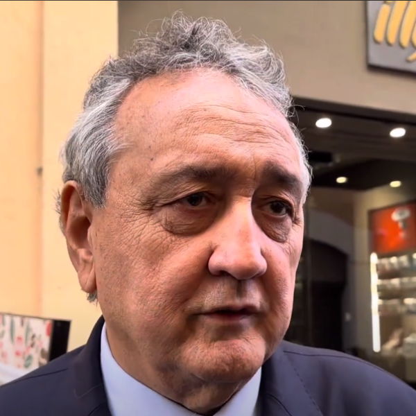 Rivolta agricoltori, Barelli: “Importante che non ci sia un ambientalismo ideologico in Europa”. E sull’Ungheria: “Meloni indirizzerà Orban sulla giusta strada” | VIDEO